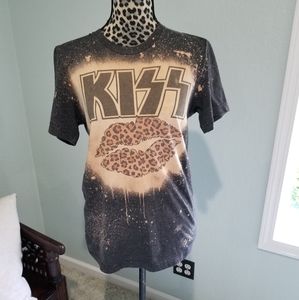 Bleached kiss band tshirt